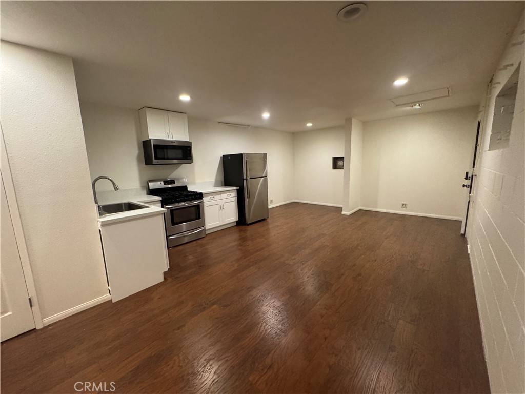 Sierra Madre, CA 91024,673 Brookside LN