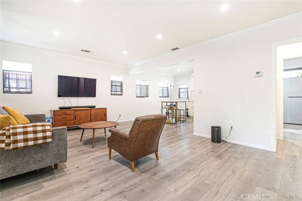 Glendale, CA 91202,347 W Dryden ST