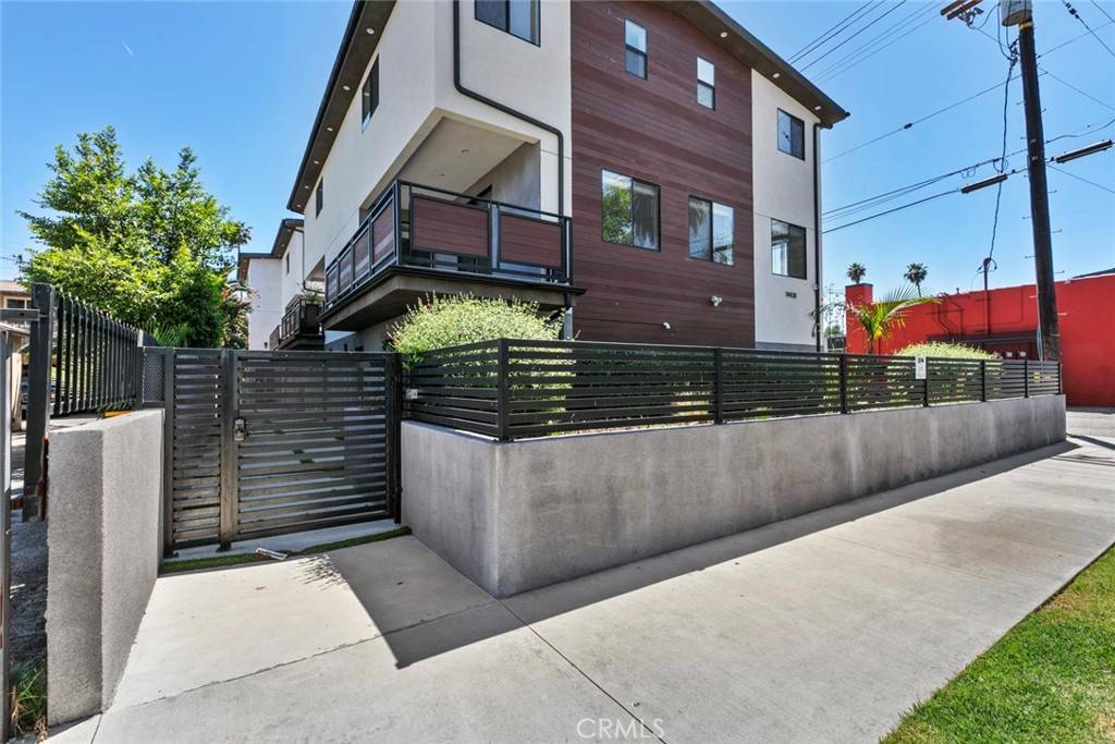 Sherman Oaks, CA 91401,14438 Tiara ST