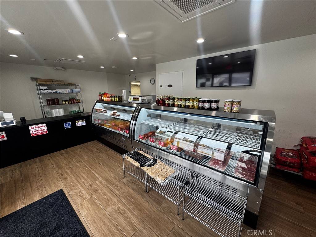 La Crescenta, CA 91214,3238 Foothill BLVD