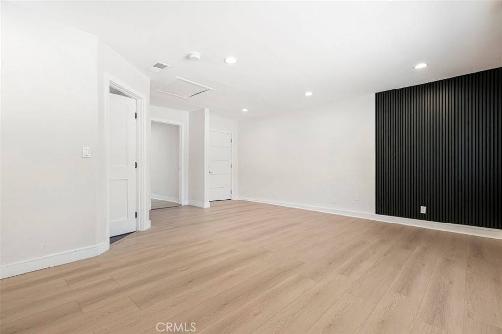 Northridge, CA 91325,17648 Raymer ST
