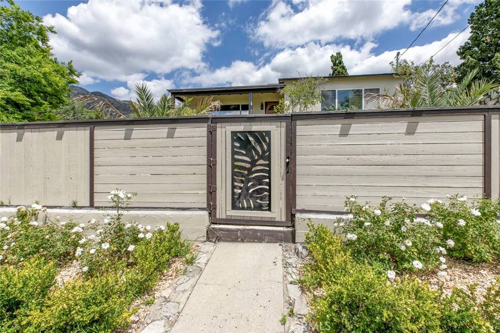 Tujunga, CA 91042,10630 Samoa AVE