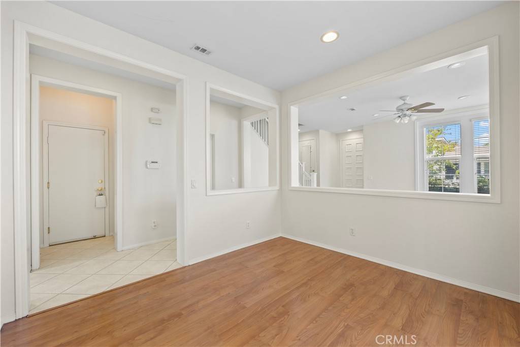 Valencia, CA 91355,26934 Colonial LN