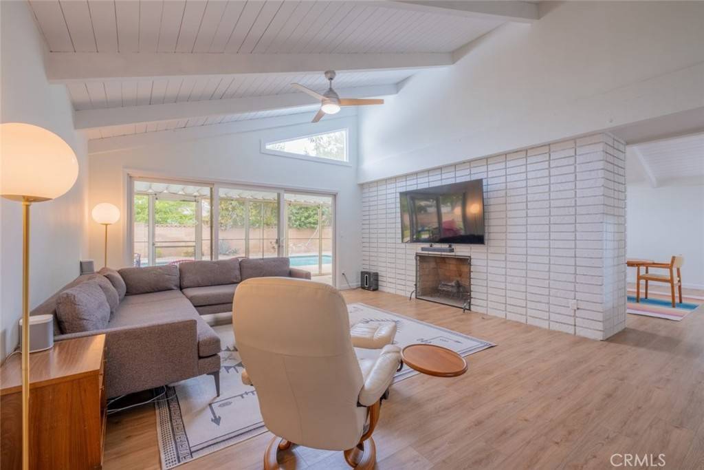 Woodland Hills, CA 91364,23100 Mulholland DR