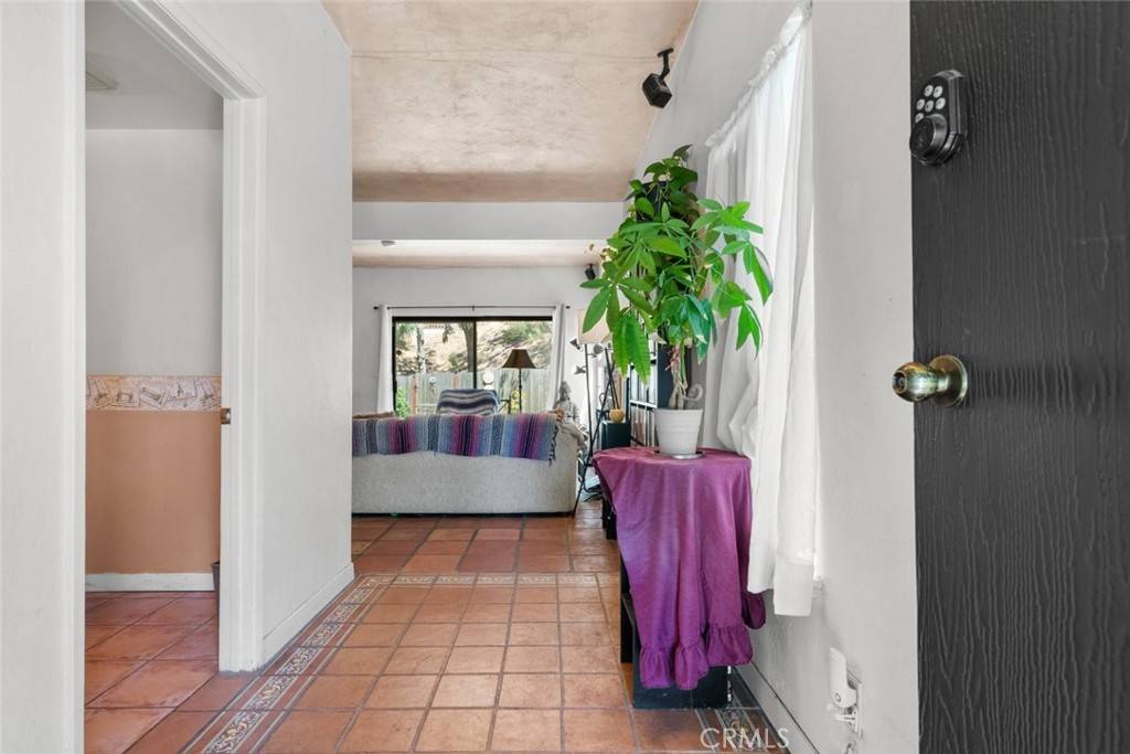 Sun Valley, CA 91352,10831 Roycroft ST #8