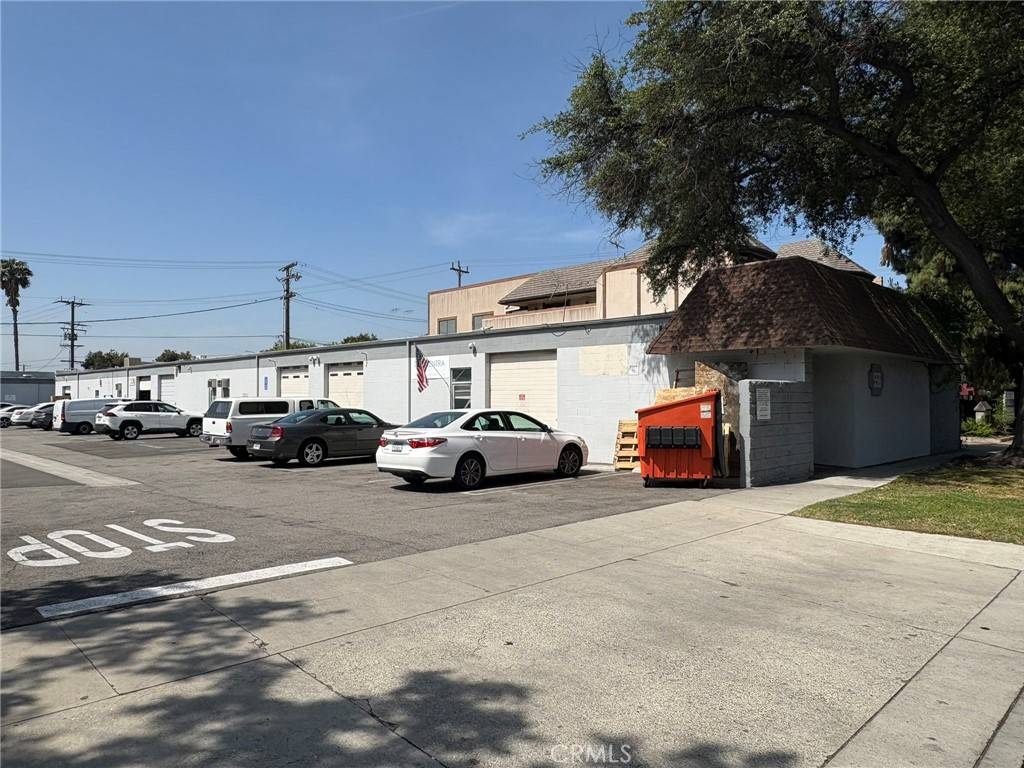 Glendale, CA 91204,4718 San Fernando RD #E