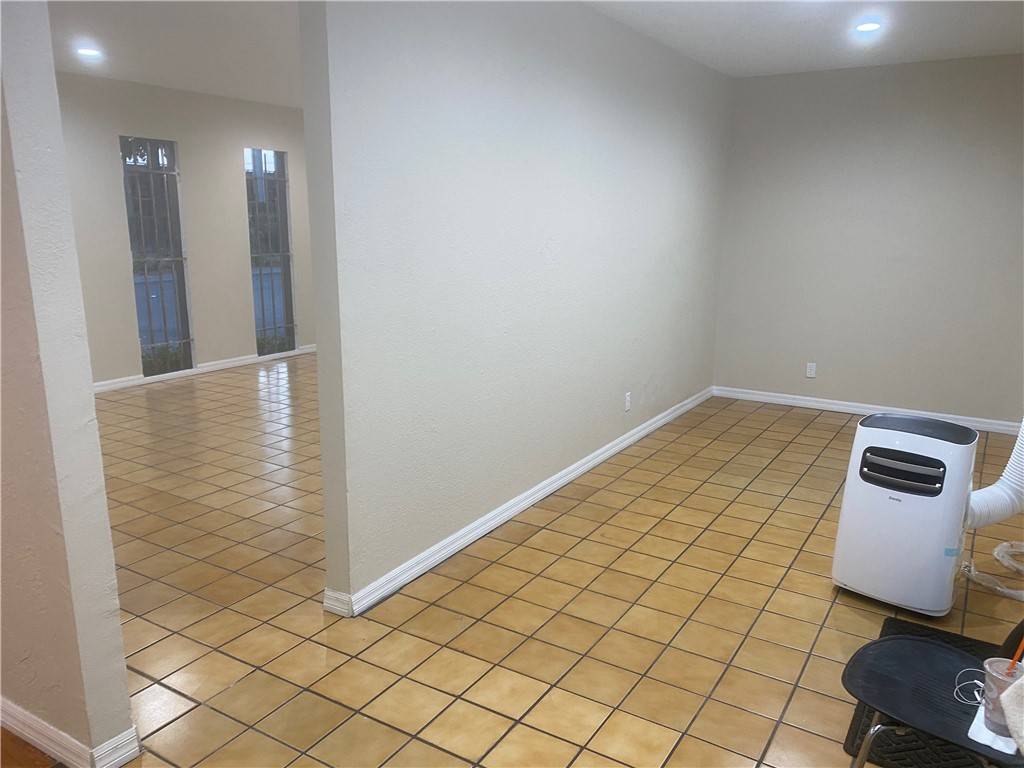 Paramount, CA 90723,8311 Rosecrans AVE