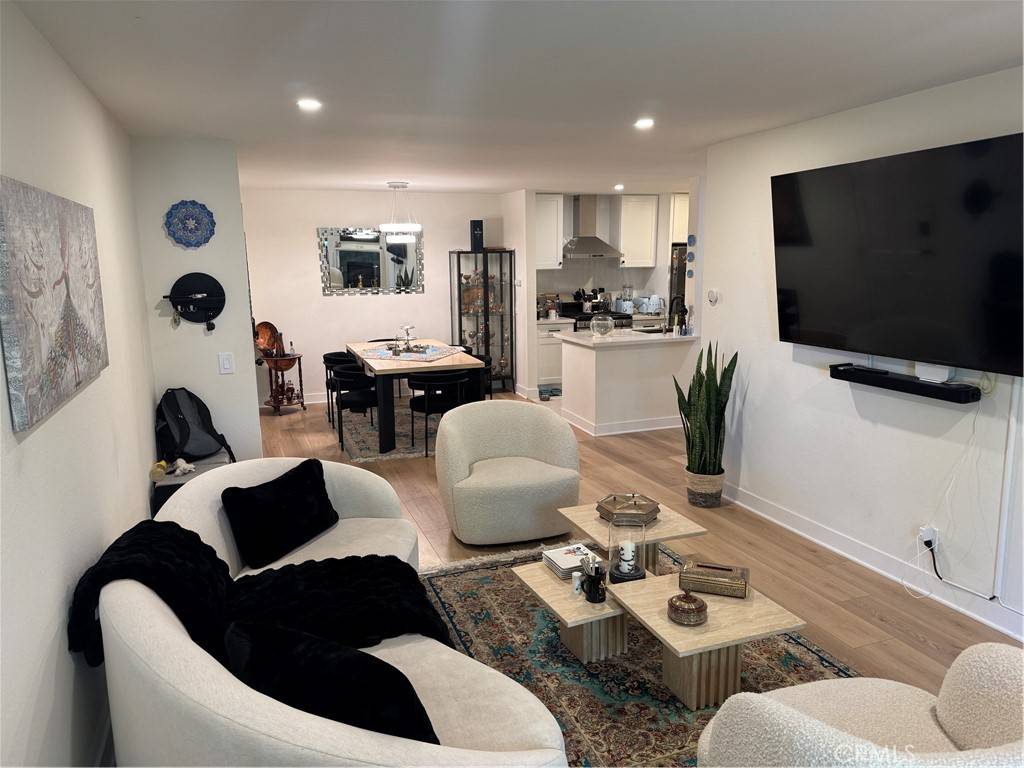 Glendale, CA 91204,460 Oak ST #311