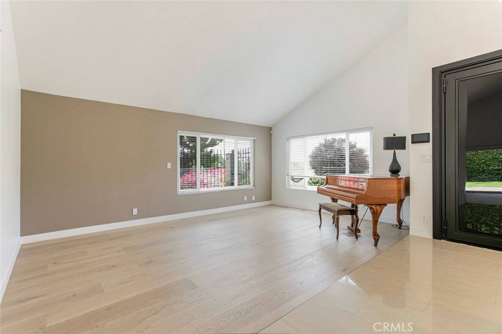 Glendale, CA 91206,3125 Emerald Isle DR