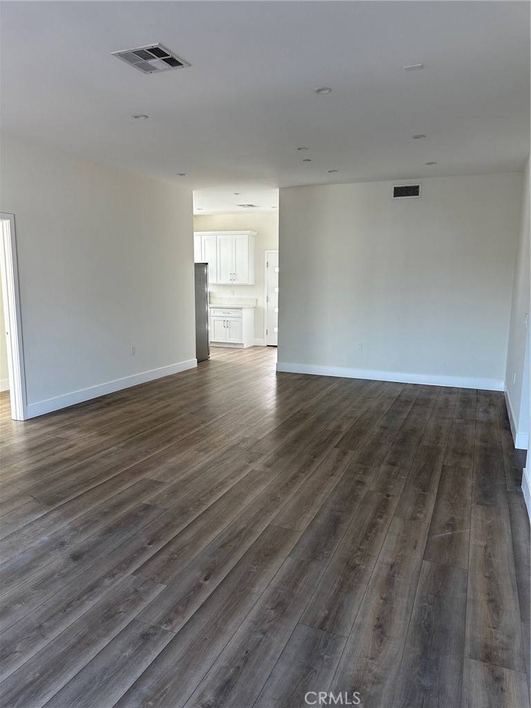 North Hollywood, CA 91601,5132 Cahuenga BLVD #4