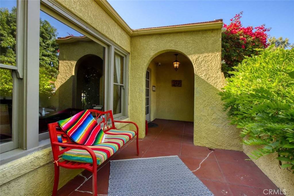 Glendale, CA 91202,1321 Virginia AVE