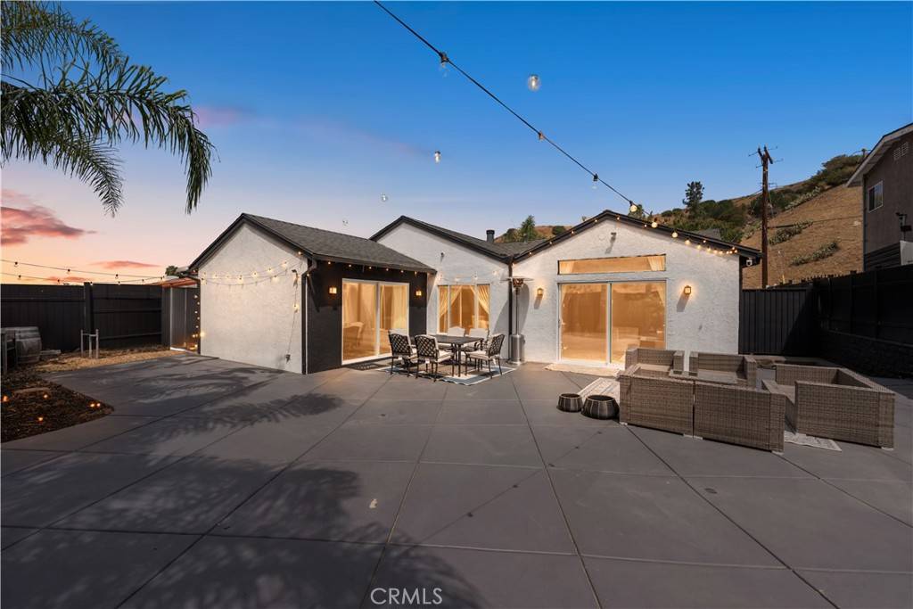 Sun Valley, CA 91352,10008 Roscoe BLVD