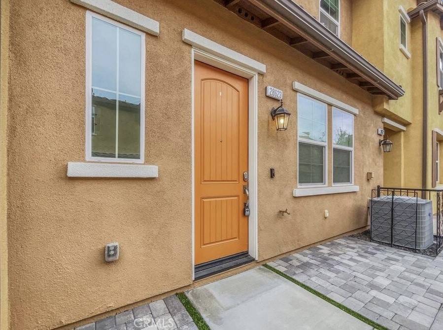 Valencia, CA 91354,28623 Jardineras DR