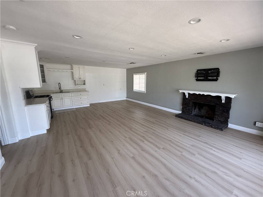 Reseda, CA 91335,7907 Wilbur AVE