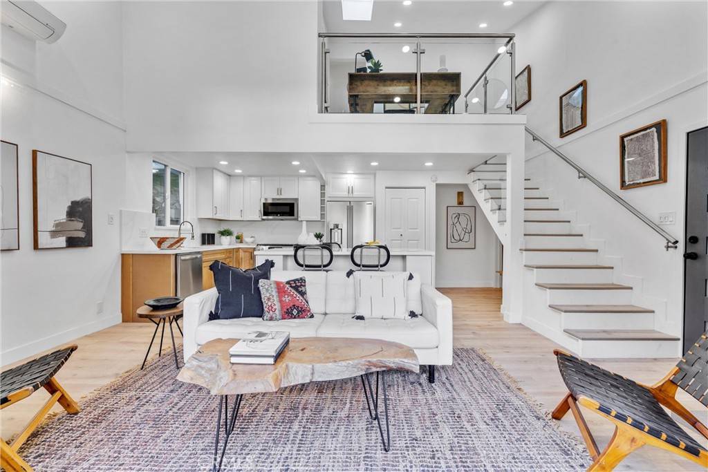 Glendale, CA 91206,501 Solway ST
