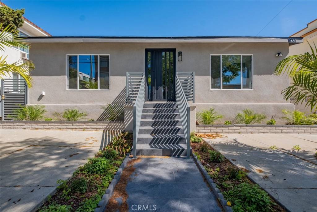 Los Angeles, CA 90027,1834 N Alexandria AVE