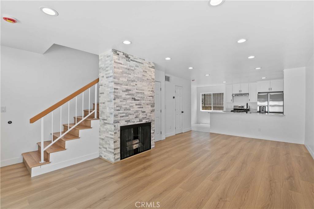 Panorama City, CA 91402,9019 Cedros AVE #2