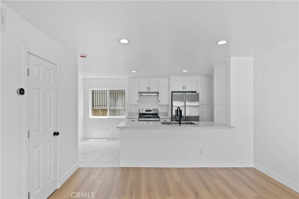 Panorama City, CA 91402,9019 Cedros AVE #2