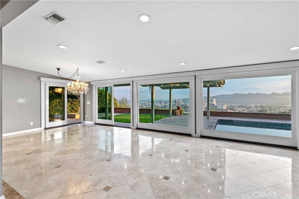 Glendale, CA 91207,1910 Melwood DR