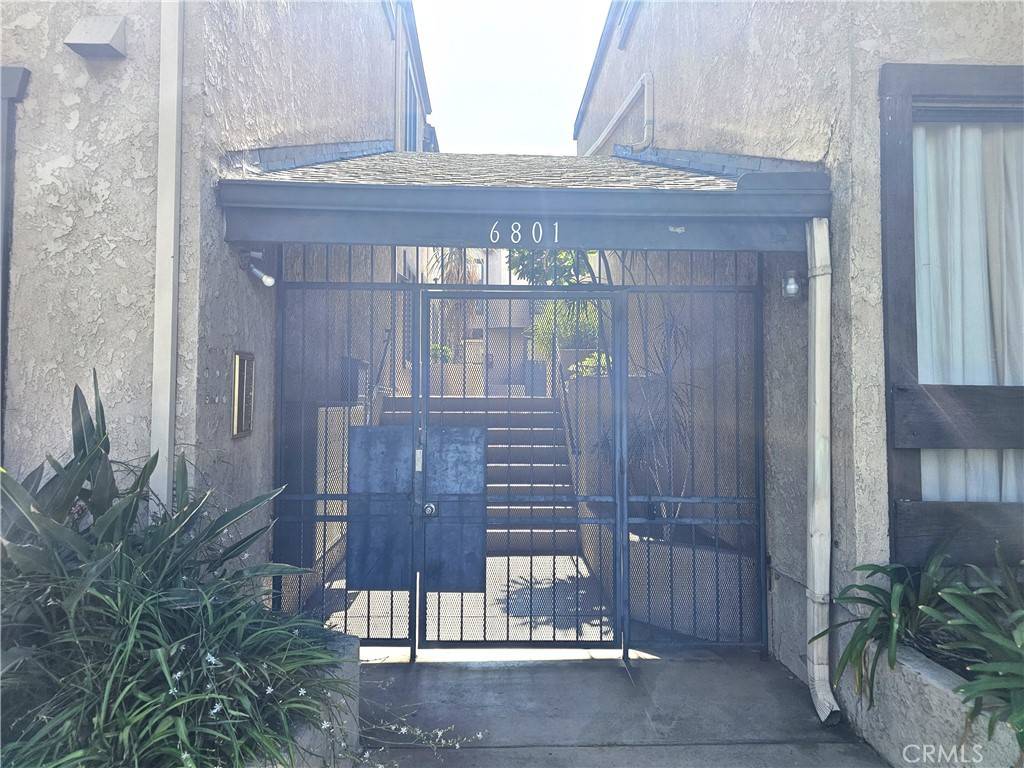 Van Nuys, CA 91405,6801 Mammoth AVE #6
