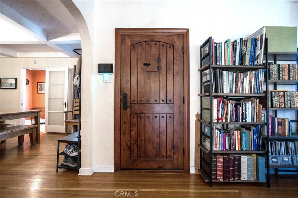 Glendale, CA 91206,989 Coronado DR