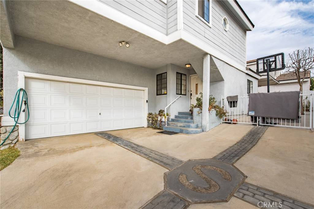 Montrose, CA 91020,2527 Piedmont AVE