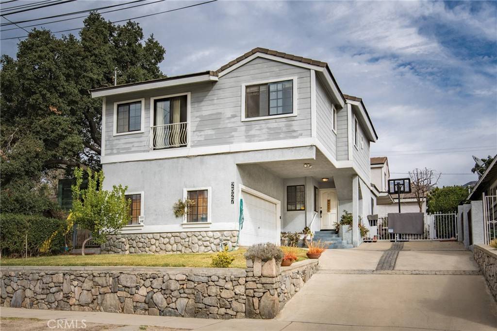 Montrose, CA 91020,2527 Piedmont AVE