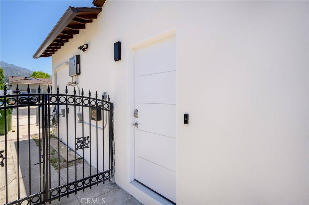 Sunland, CA 91040,10943 Nassau AVE