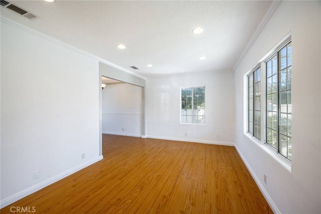 Sunland, CA 91040,10645 Mather AVE