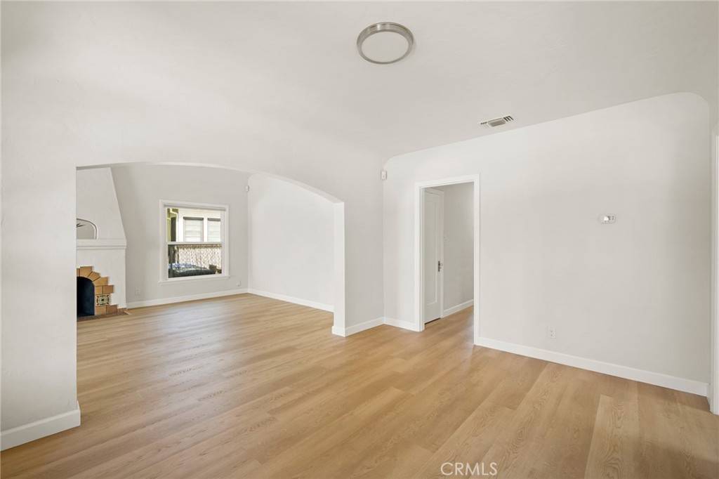 Glendale, CA 91202,809 Omar ST