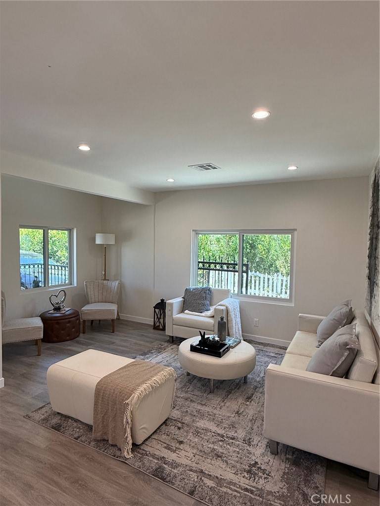Los Angeles, CA 90065,2438 W Avenue 30