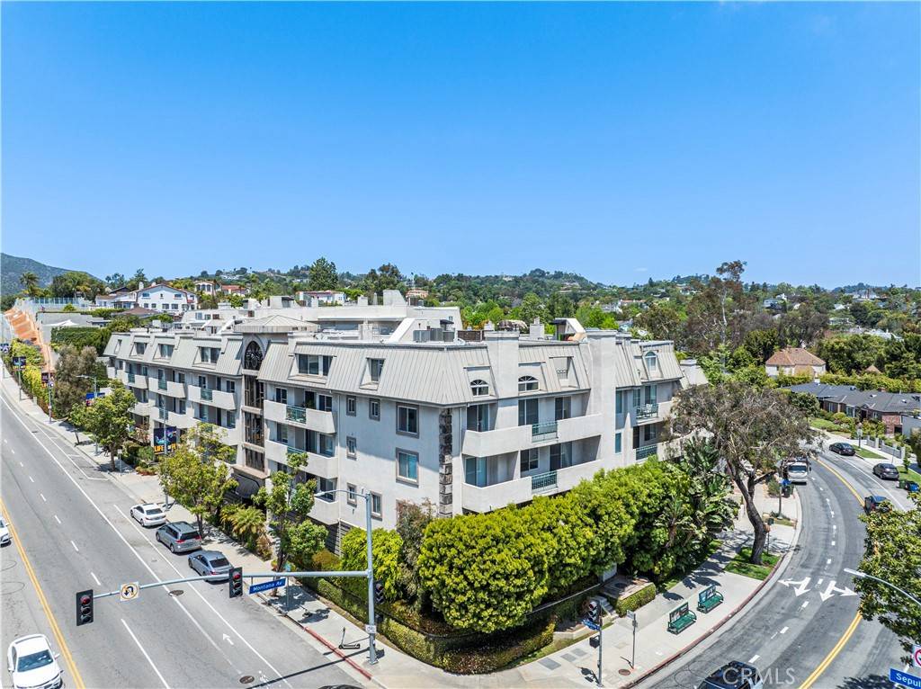 Los Angeles, CA 90049,390 S Sepulveda BLVD #105