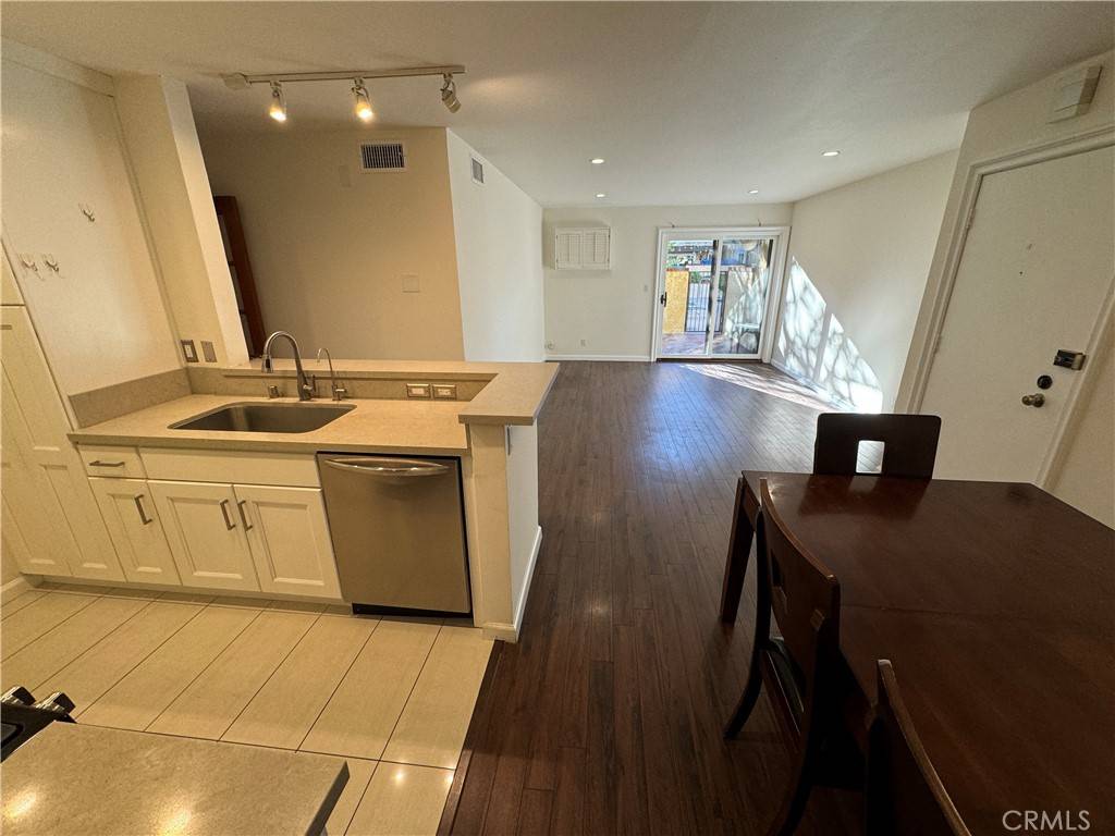 Glendale, CA 91203,365 Burchett ST #110