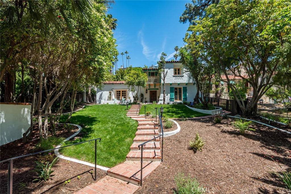 Glendale, CA 91207,611 E Mountain ST