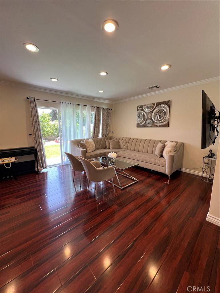 North Hills, CA 91343,10028 Montgomery AVE