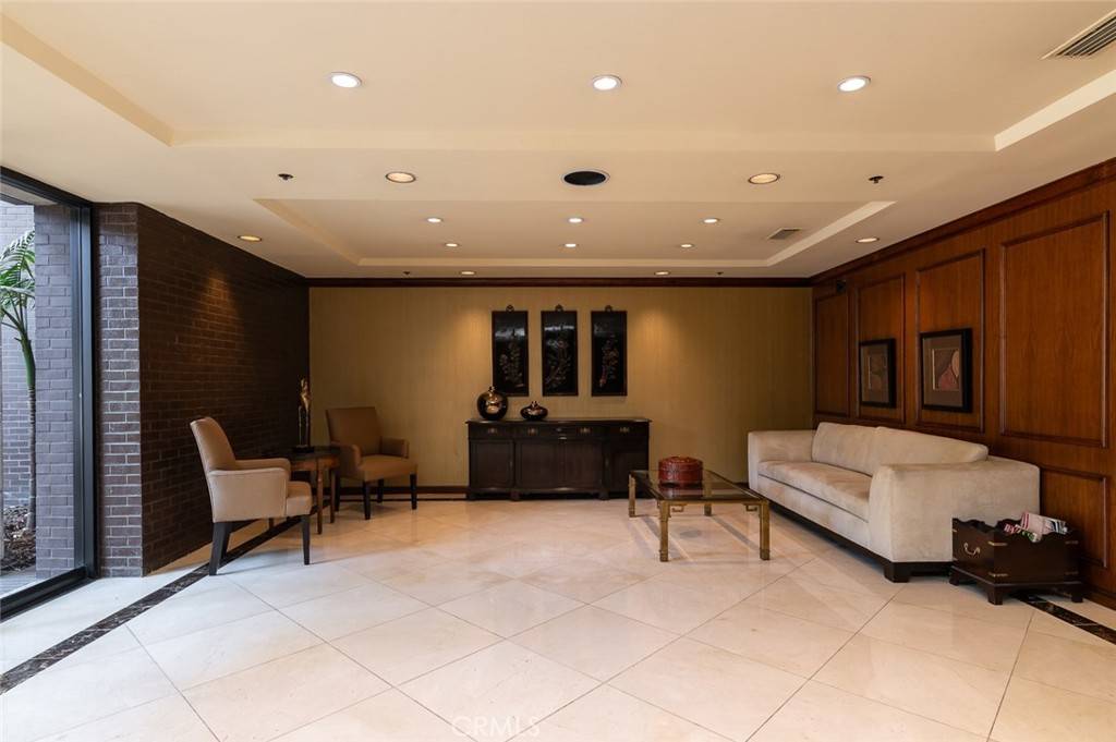 Glendale, CA 91206,222 Monterey RD #1205