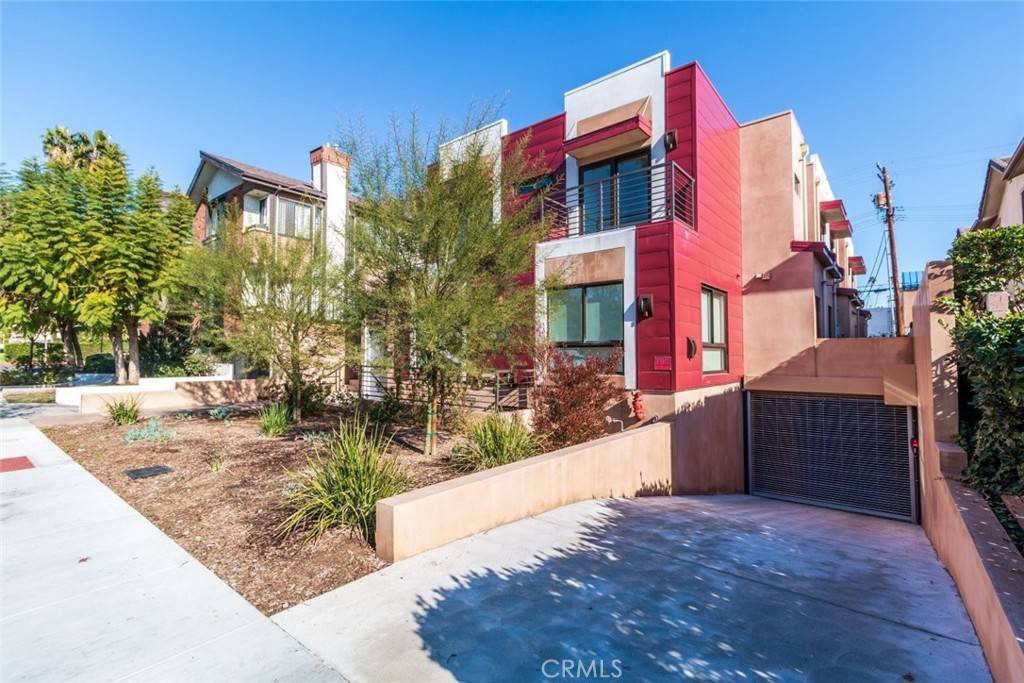 Glendale, CA 91202,1212 Viola AVE #102