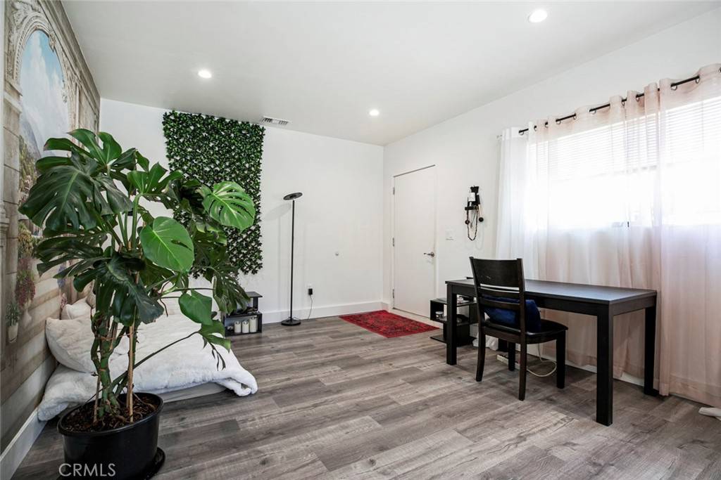 Glendale, CA 91208,1748 Opechee WAY