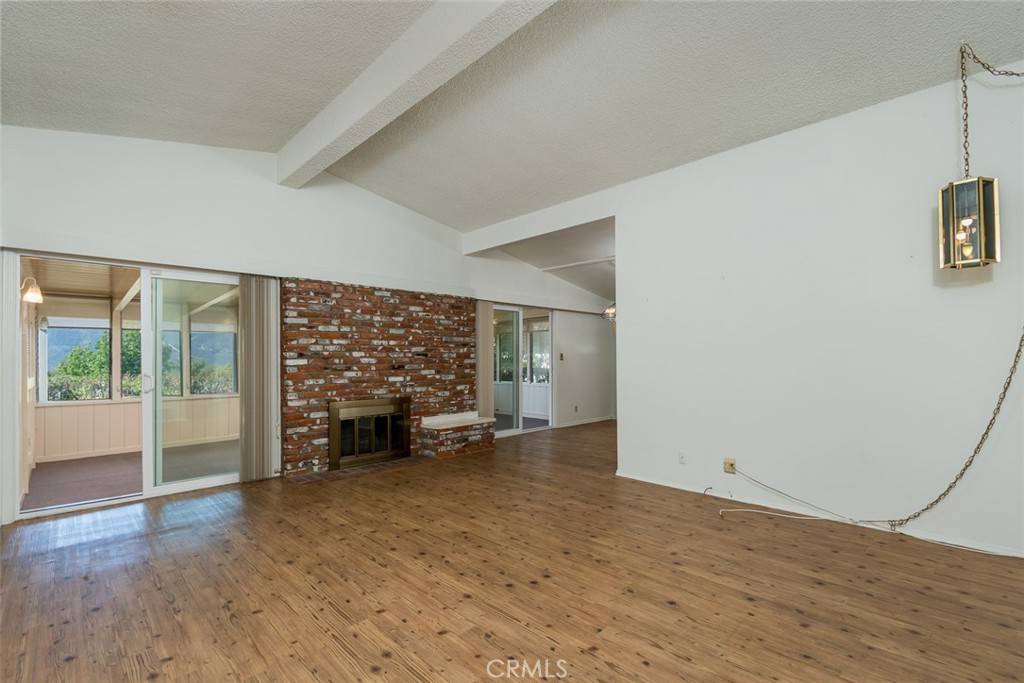 Glendale, CA 91214,3614 Burritt Way