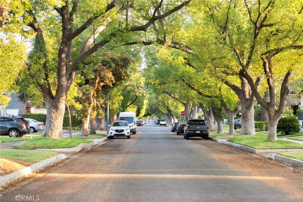 Glendale, CA 91202,1424 Bruce AVE