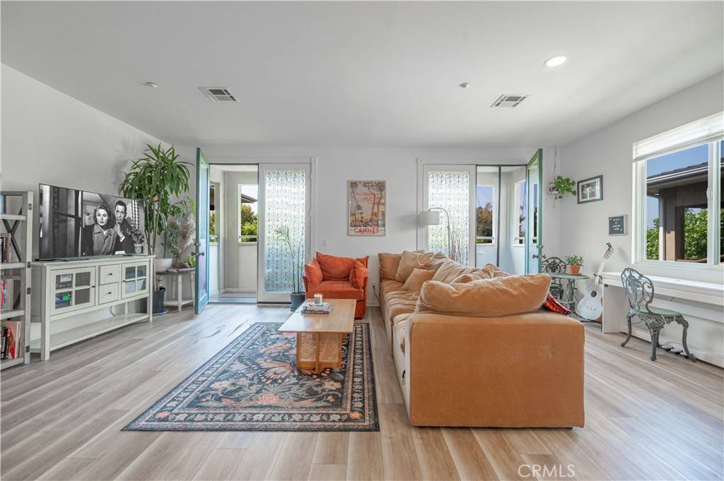 Pasadena, CA 91103,1448 N Fair Oaks AVE #207