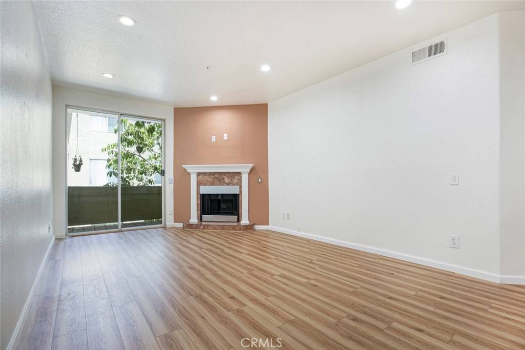 Granada Hills, CA 91344,16940 Chatsworth ST #208
