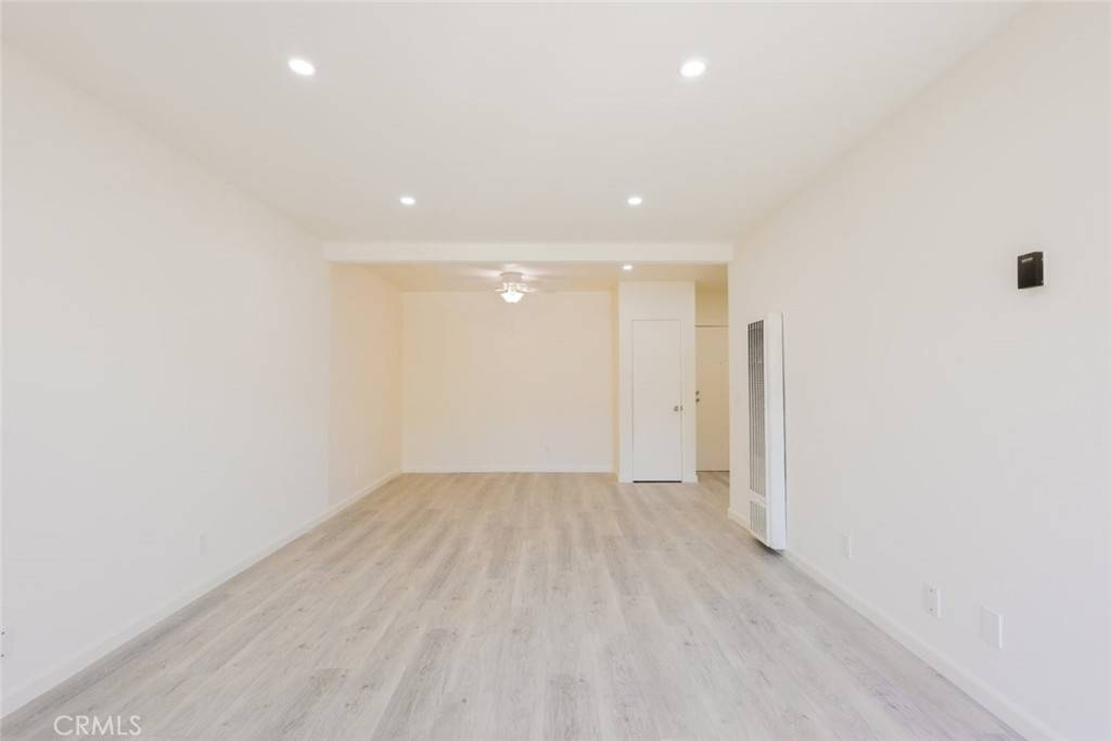 Glendale, CA 91203,409 Burchett Street #311