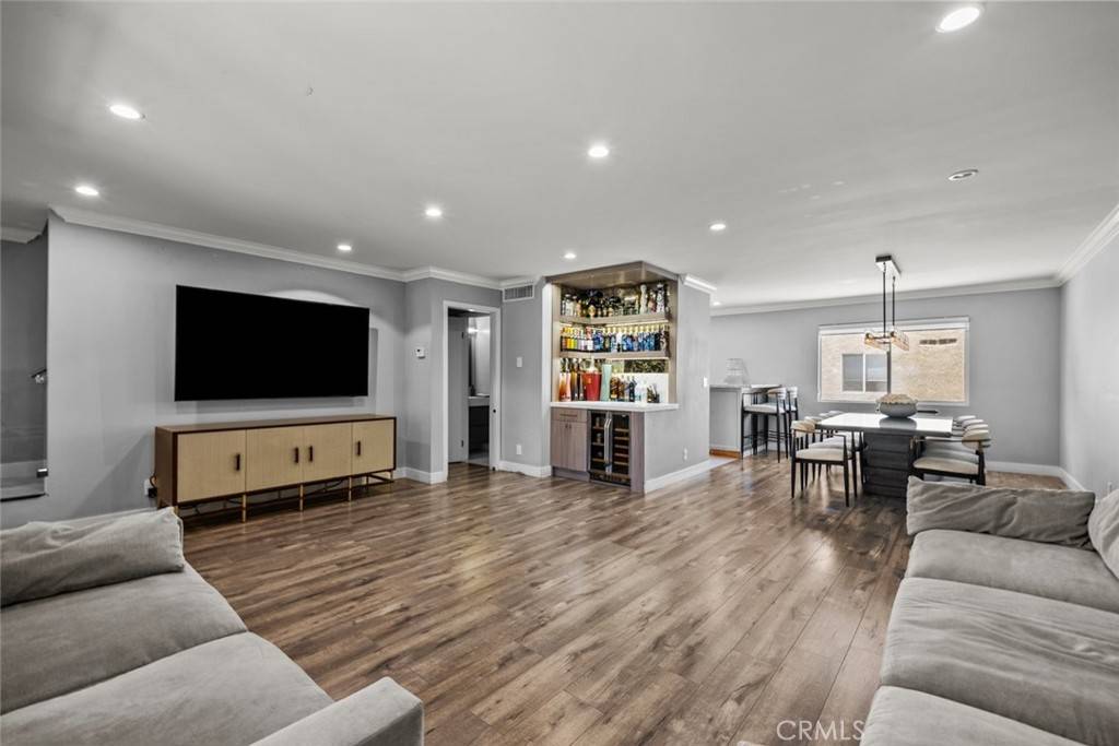 Burbank, CA 91504,9778 Via Roma