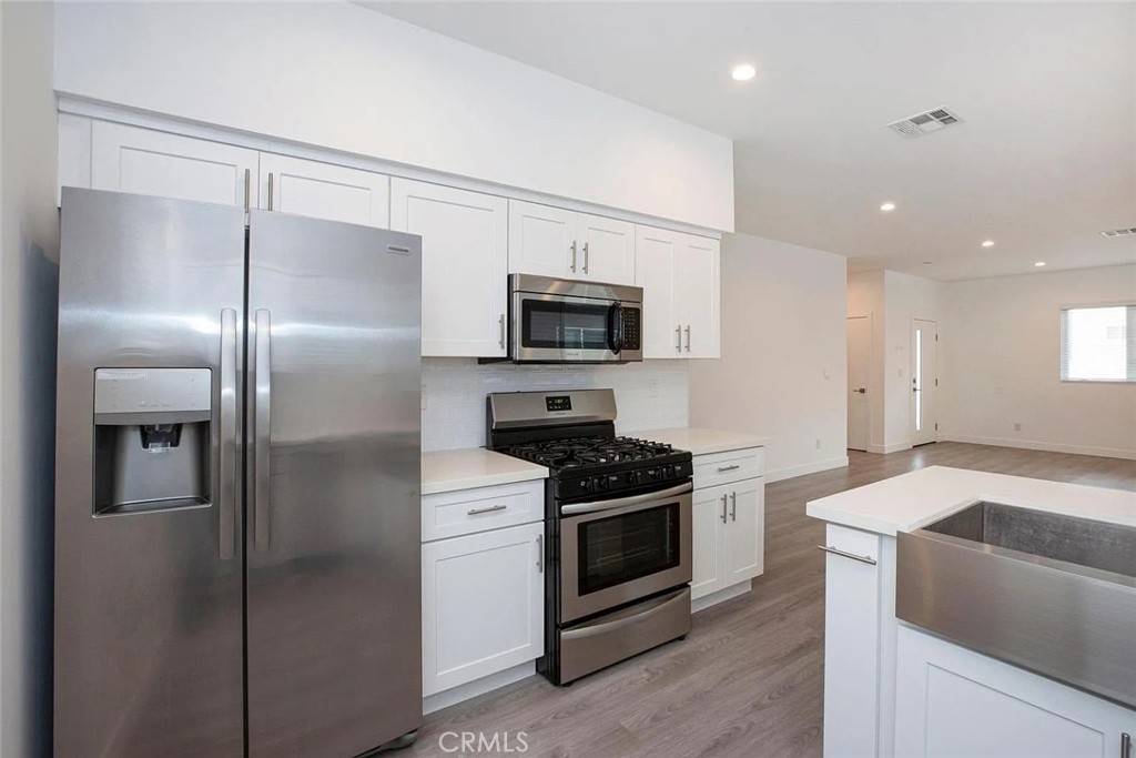 North Hollywood, CA 91601,5026 1/2 Cleon AVE