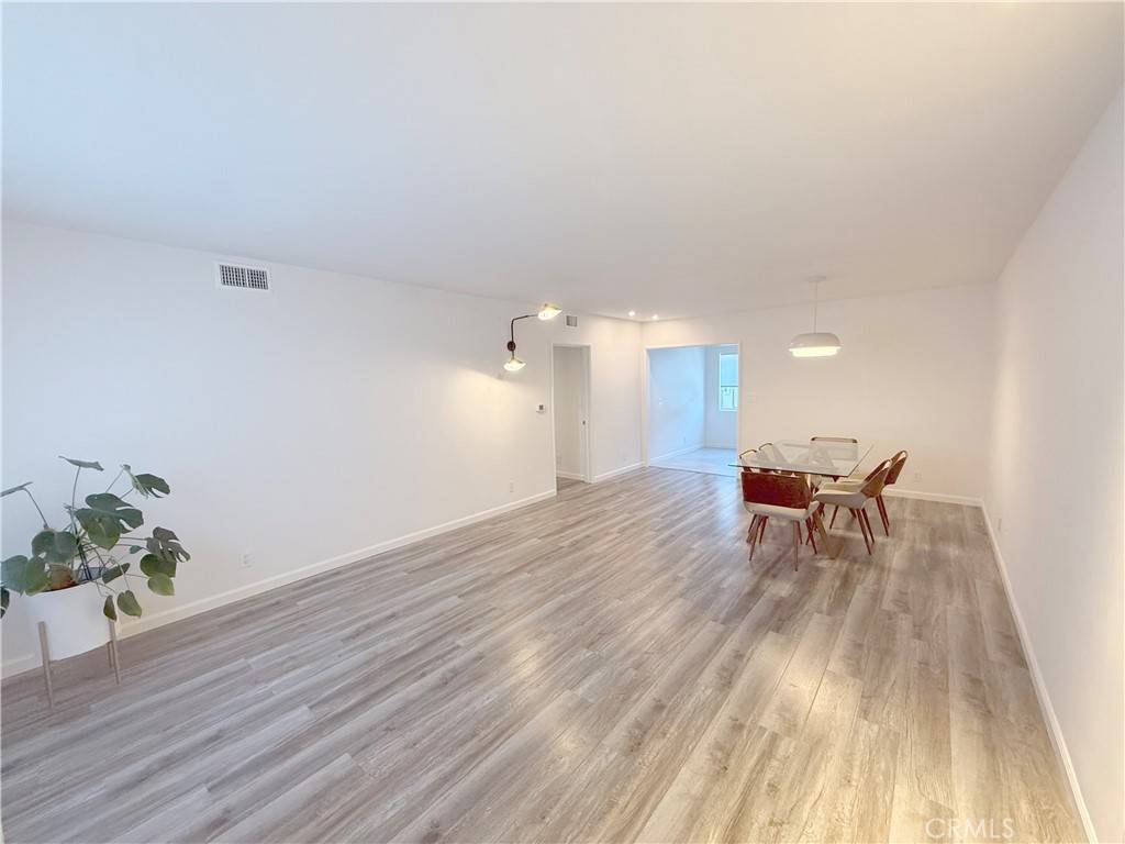 Glendale, CA 91202,1126 N Central AVE #303