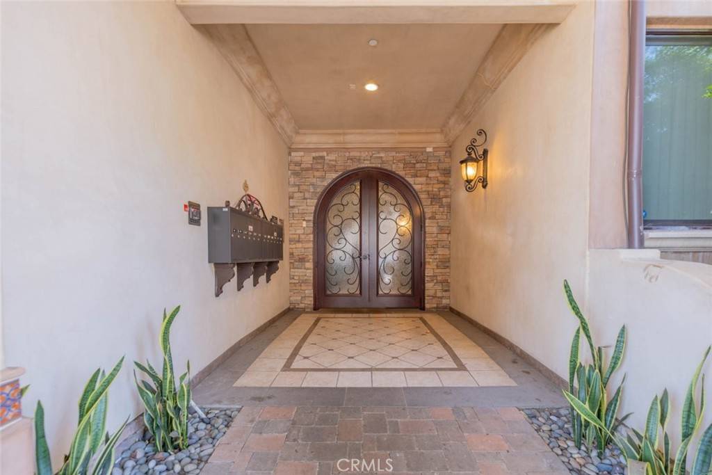 Burbank, CA 91506,201 N Reese PL #103