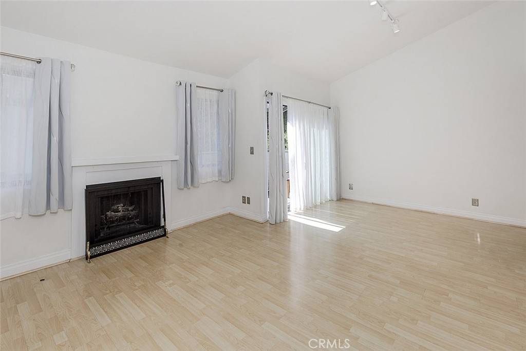Sunland, CA 91040,10504 Sunland BLVD #5