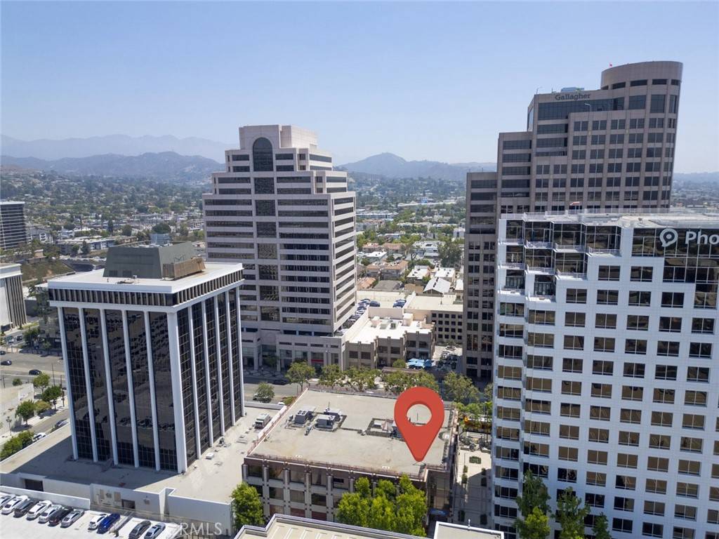 Glendale, CA 91203,525 N Brand BLVD