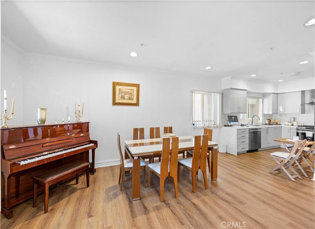 Burbank, CA 91501,565 E San Jose AVE #204